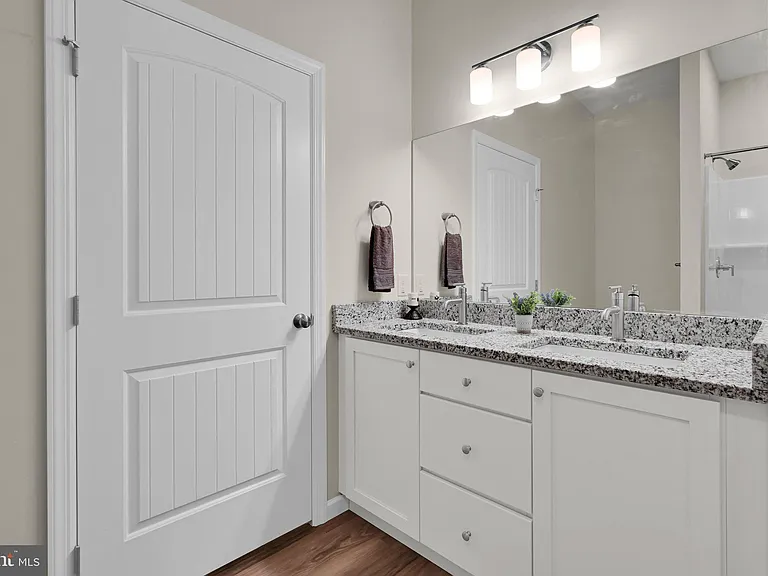 1000 Colby Ln #1204 — Photo 30