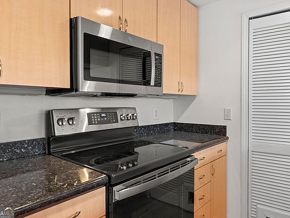 4th image of 3481 Lakeside Dr NE APT 902
