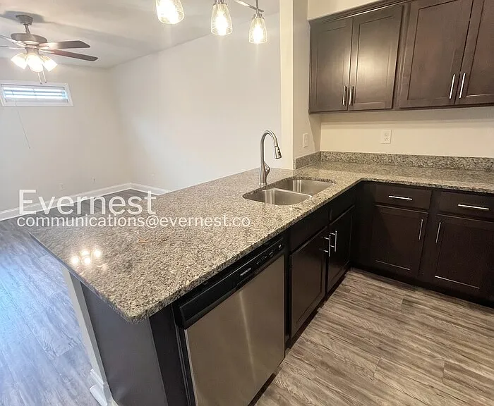 1000 Henry Place Blvd #204 — Photo 4