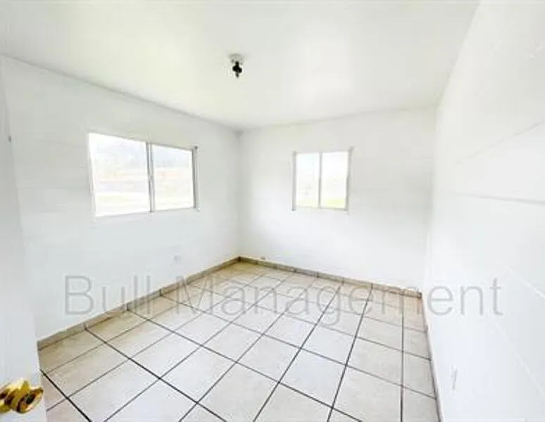 2 bed, 1.0 bath, $980 — Photo 3