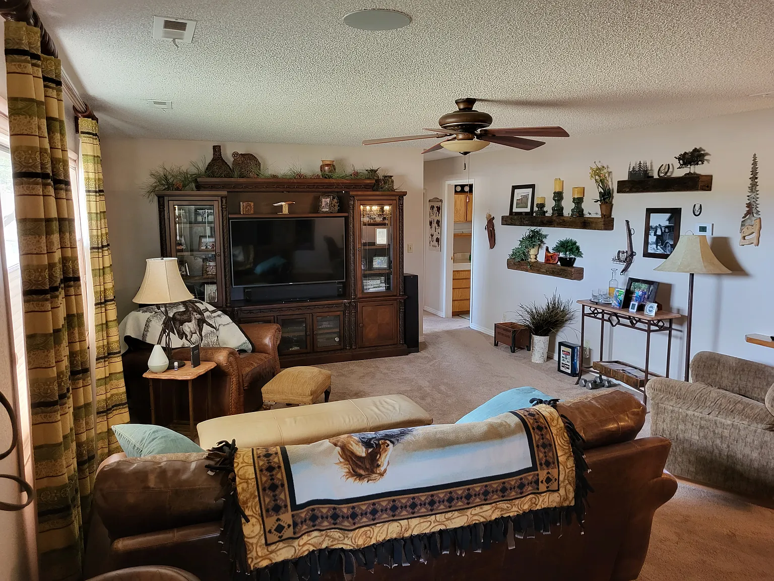 5675 E Burris Ln — Photo 2