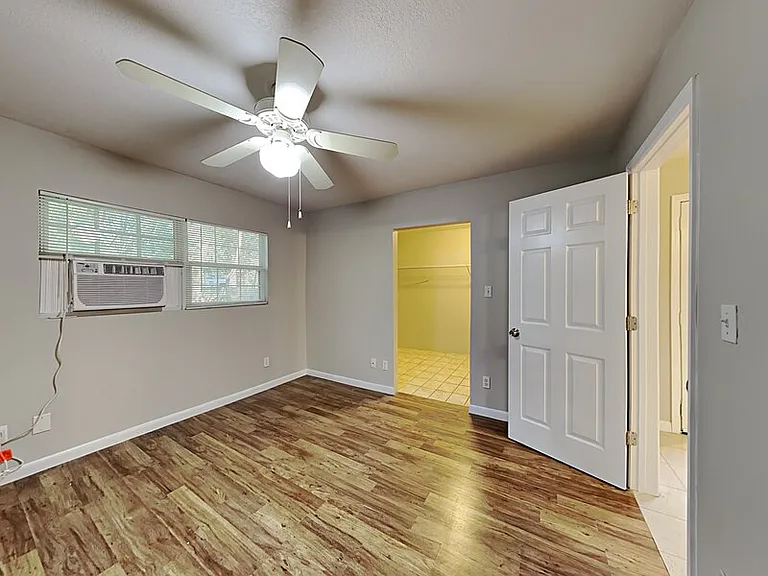 1431 Seminola Blvd #1 — Photo 10