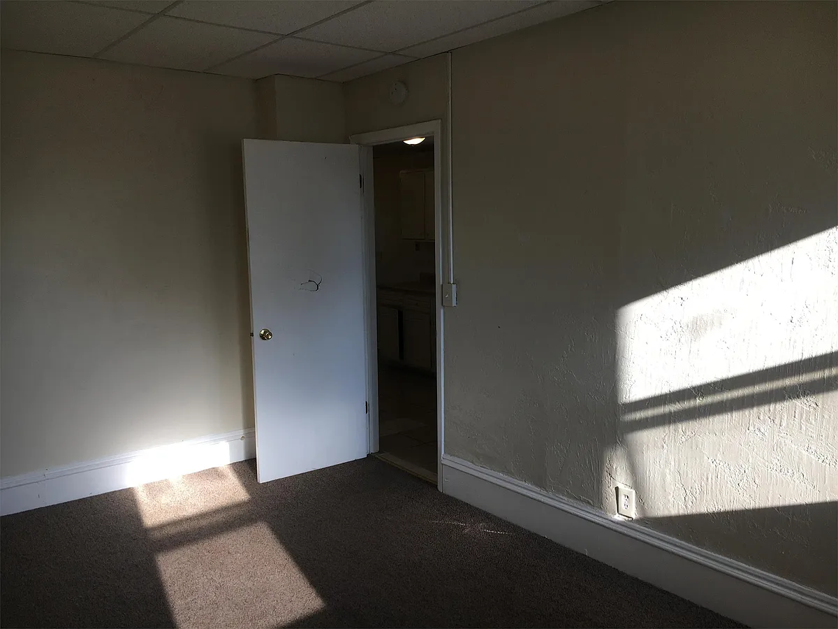 Building Photo - 1336 S 10th St #1336