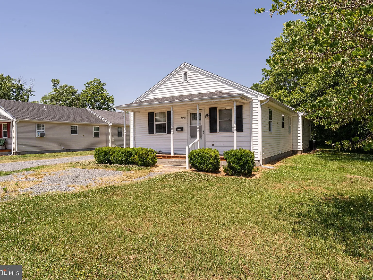 3 bed, 796 sqft, $1,395 — Photo 3