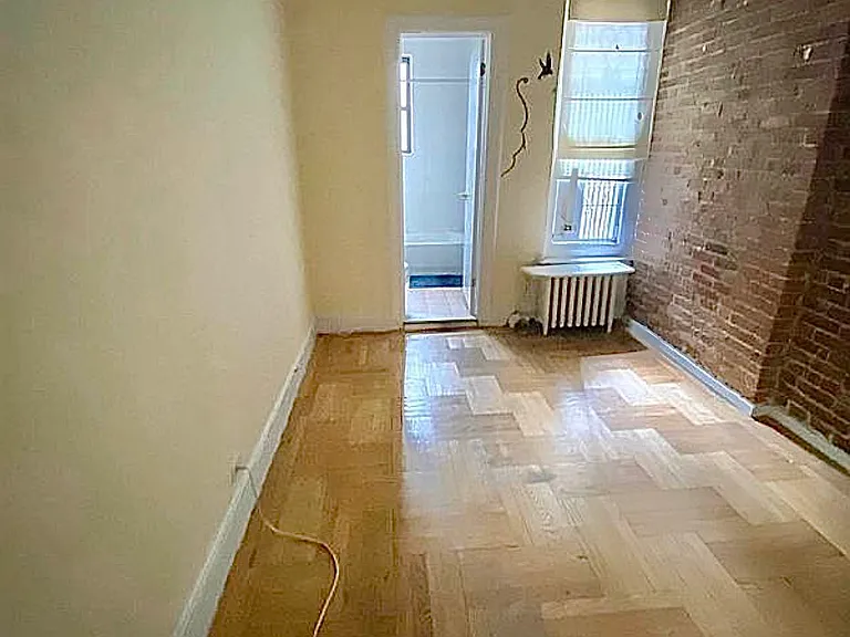 41 W 64th St #5C — Photo 9