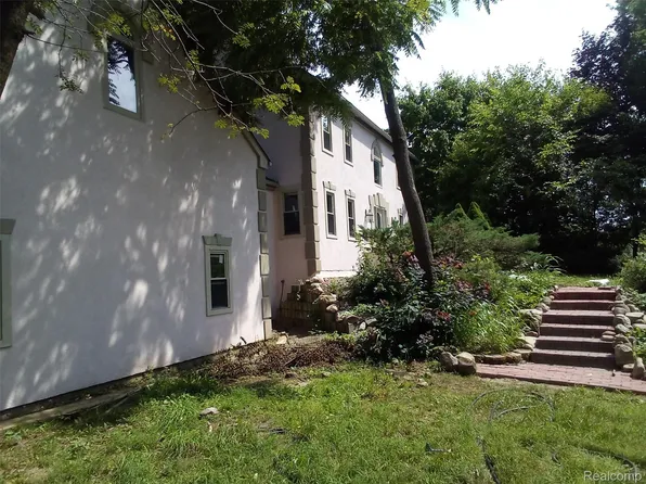 2631 Tessmer Rd, Ann Arbor, MI 48103