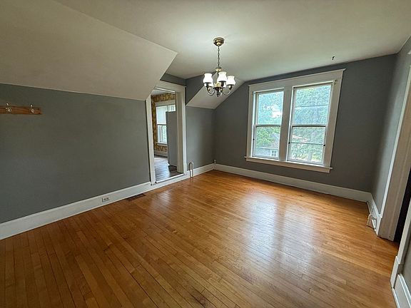 2nd image of 717 Jackson St