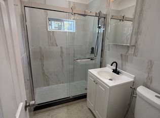 366 W 23rd St #1, Deer Park, NY 11729