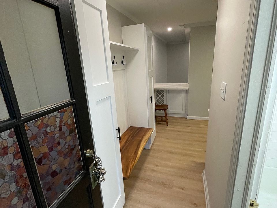 Back deck entrance hallway