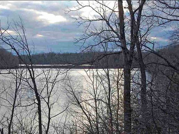 4th image of 15 Waterford Dr