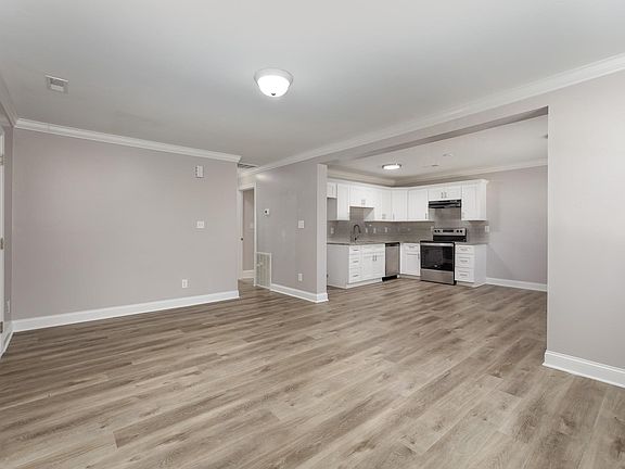 4th image of 2401 Juniper Dr