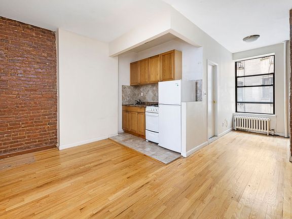 2nd image of 309 E 95th St APT 14