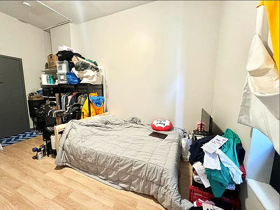 5th image of 307 E 14th St #102