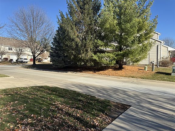 4th image of 3799 Village Run Dr Unit 811