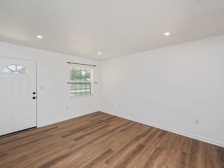 1416 Palm Blvd S — Photo 9