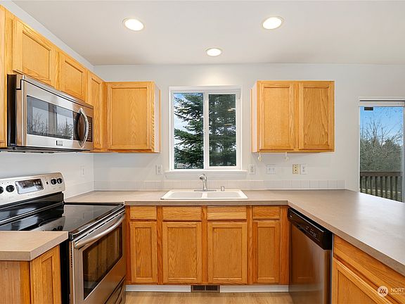 4th image of 13011 68th Avenue Ct E