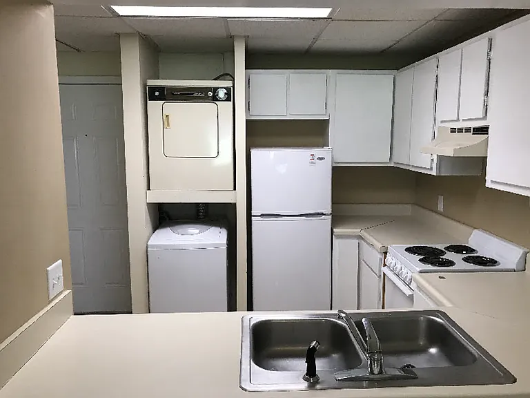 150-1302 Ligon St — Photo 5