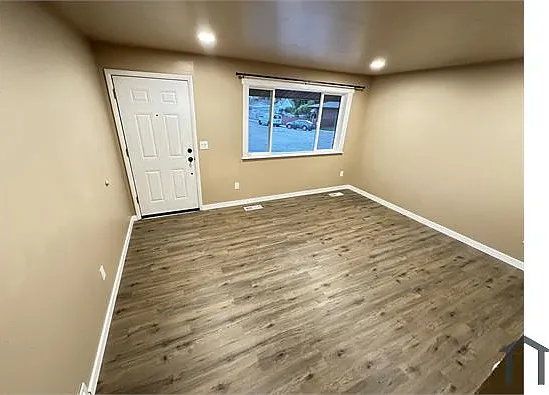 259 W Pioneer Cir — Photo 4