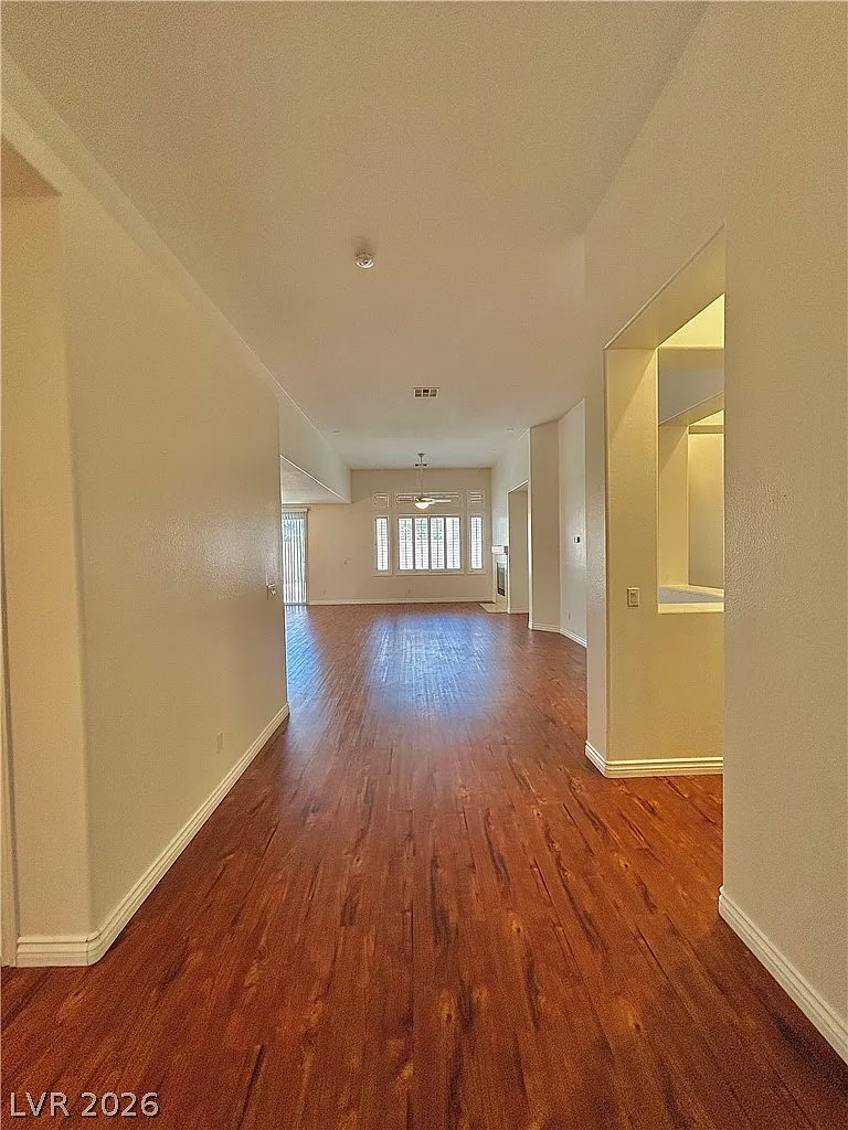 3 bed, 2.0 bath, 2144 sqft, $1,995 — Photo 3