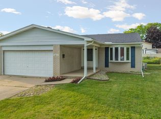 14103 Heritage Rd, Sterling Heights, MI 48312
