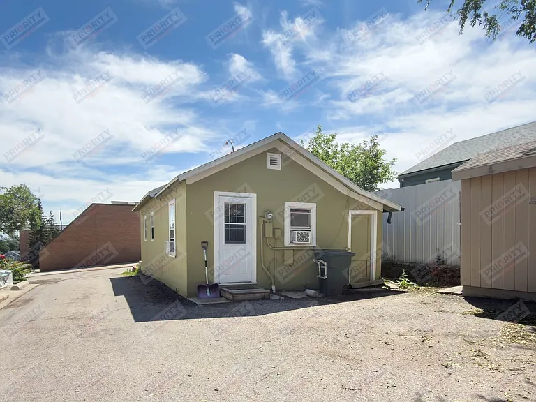702 S Gillette Ave — Photo 11