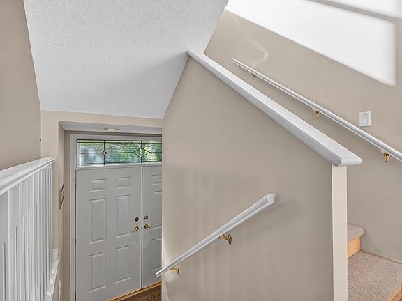2nd image of 5221 Oakmount Cres #29