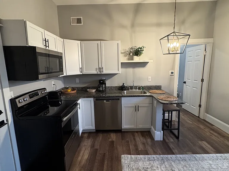 201 West Ave #11 — Photo 9