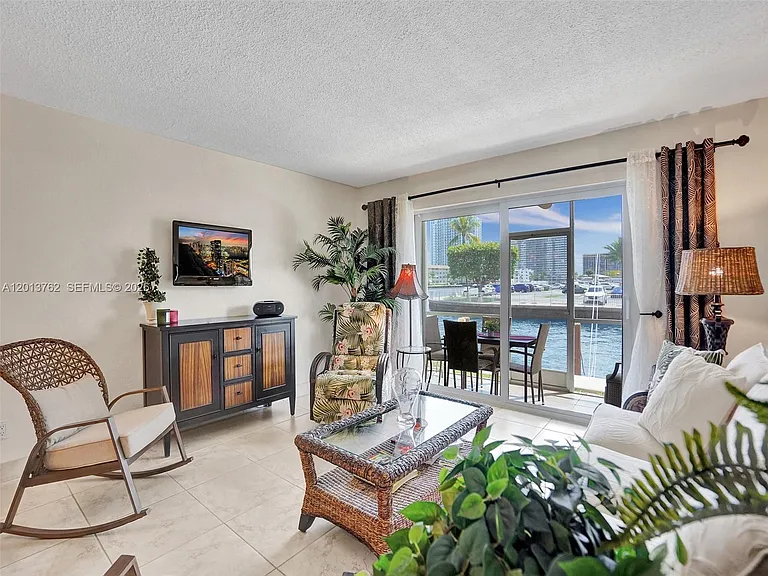 2600 Diana Dr #105 — Photo 5