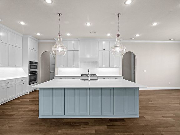 3rd image of 3000 Courtyard St