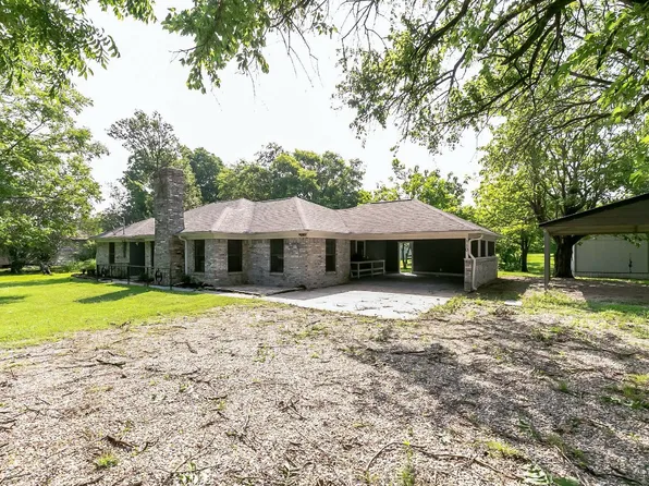 110 Smith St, Como, TX 75431