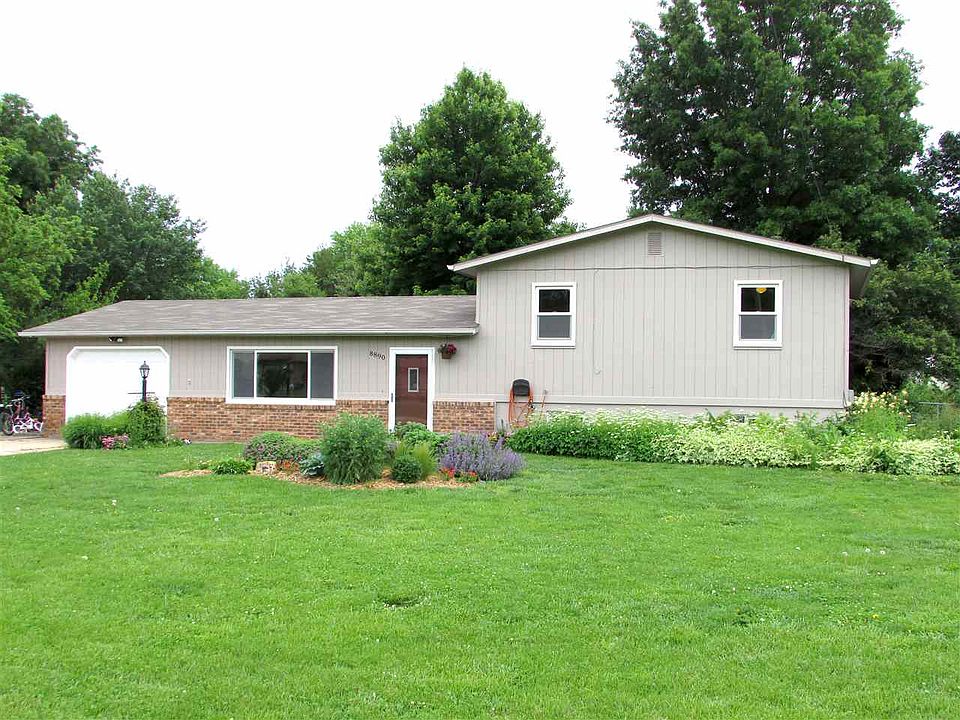 1st image of 8890 Glendale Cir