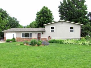 8890 Glendale Cir, Manhattan, KS 66502