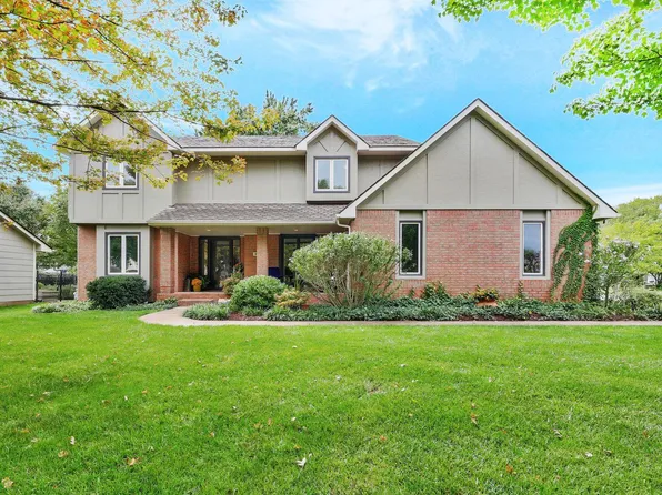 8311 E Greenbriar St, Wichita, KS 67226