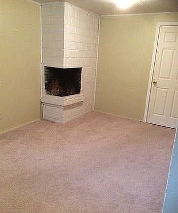 3rd image of 1310 Bellevue Way SE