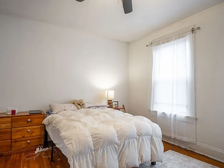 E 13th Ave 240-252 MLR — Photo 11