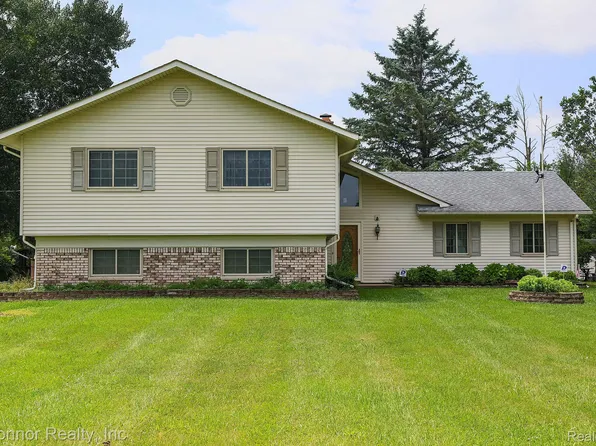 2109 Braidwood Rd, Riley, MI 48041