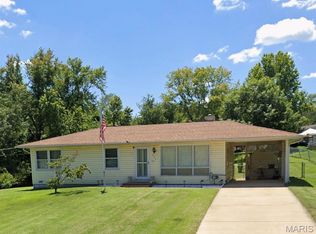 207 Vinyard Ave, Festus, MO 63028