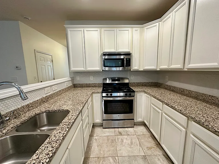 168 Limerick Rd #B — Photo 8