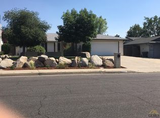 5805 Highland Oaks Dr, Bakersfield, CA 93306