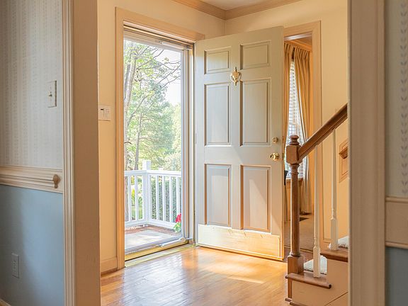 4th image of 1956 Wilton Cir