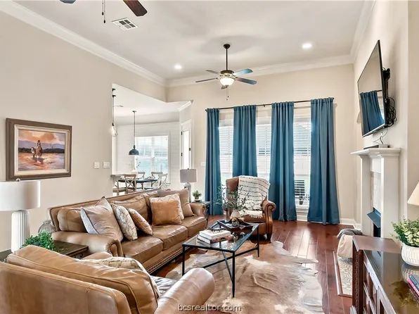 2938 Ambrose Dr, Bryan, TX 77808