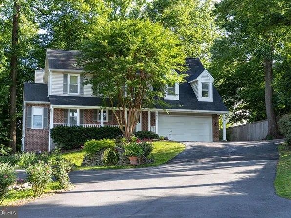 9695 Holly Oak Ct, Fairfax Station, VA 22039