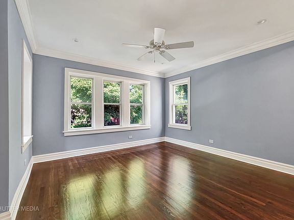 3rd image of 1731 N Lotus Ave #2