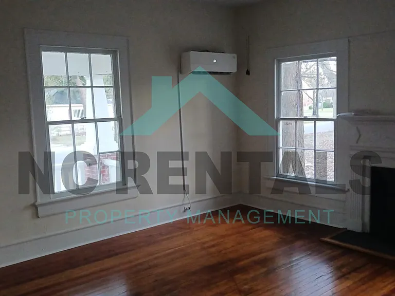 307 N Parker St #305 — Photo 5