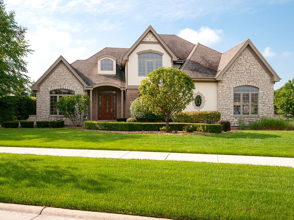 1st image of 22607 S Pebble Lake Ct