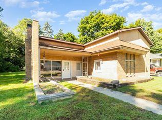 221 Eaton St, Breckenridge, MI 48615