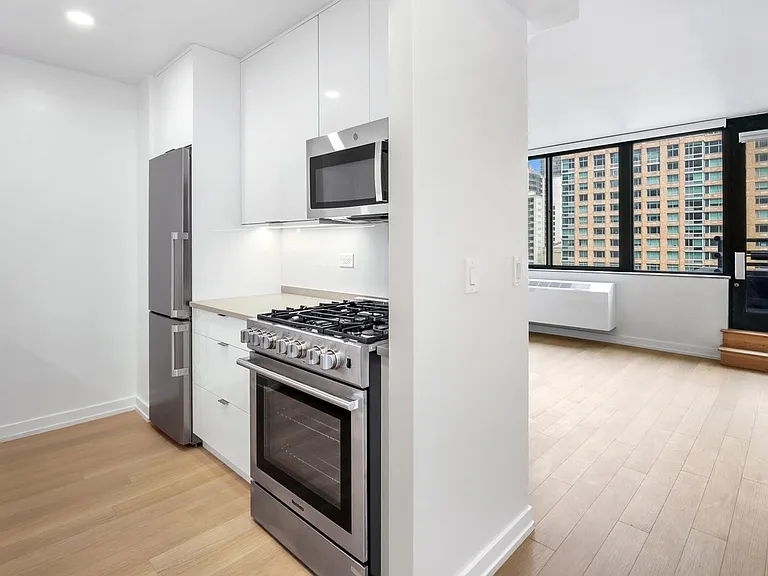 75 W End Ave #P7F — Photo 5