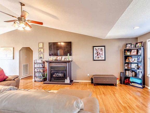 5th image of 204 Vista View Ct
