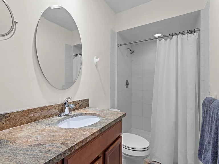 831 Camelia Ln #4 — Photo 16