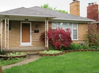 17803 Lincoln Ave, Eastpointe, MI 48021